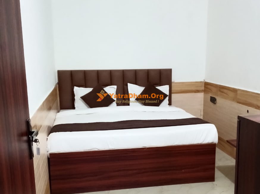 Shri Pratap Dham Chhatikara (Vrindavan) 2 Bed Room