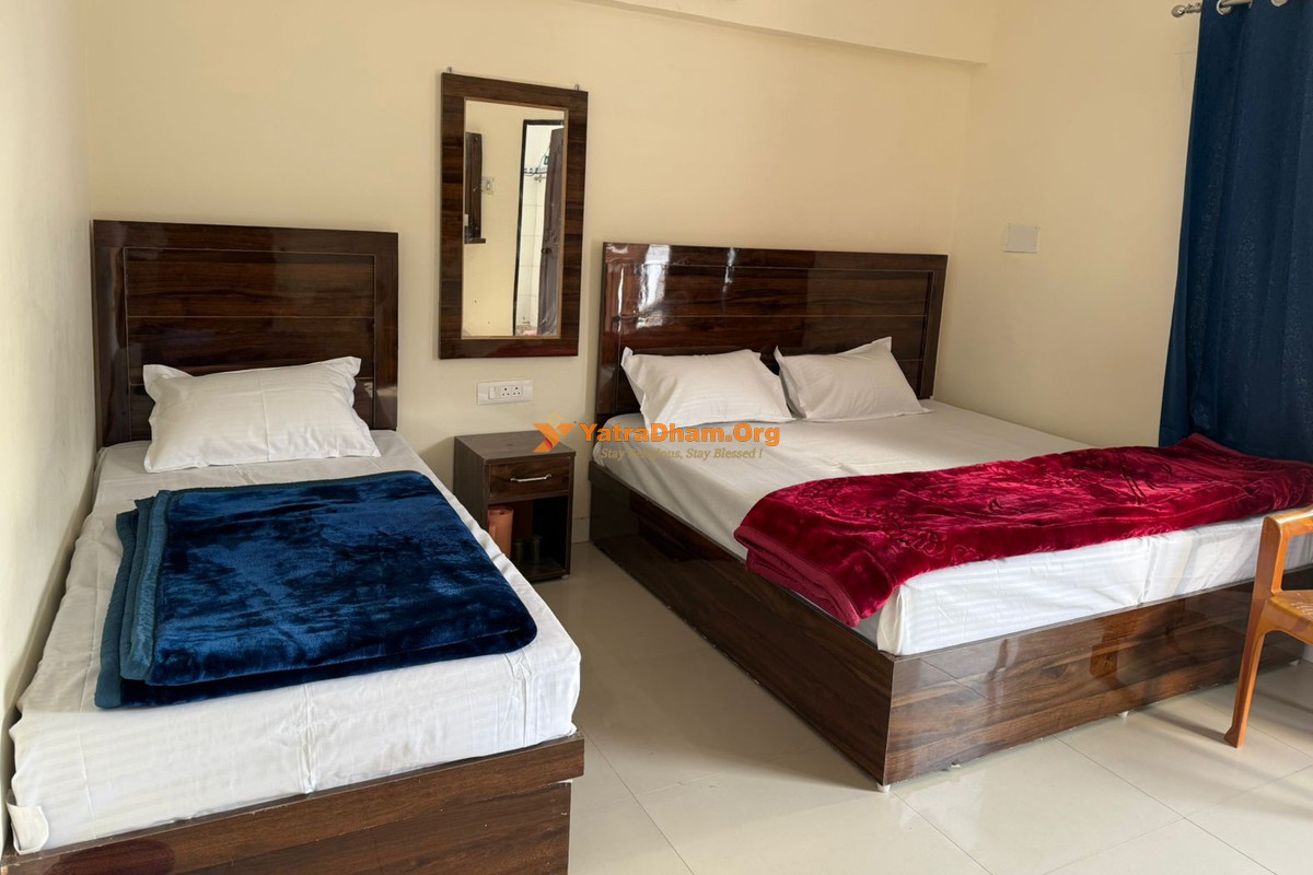 Sitapur Kedarnath Hotel Jagatraj 3 Bed Room View