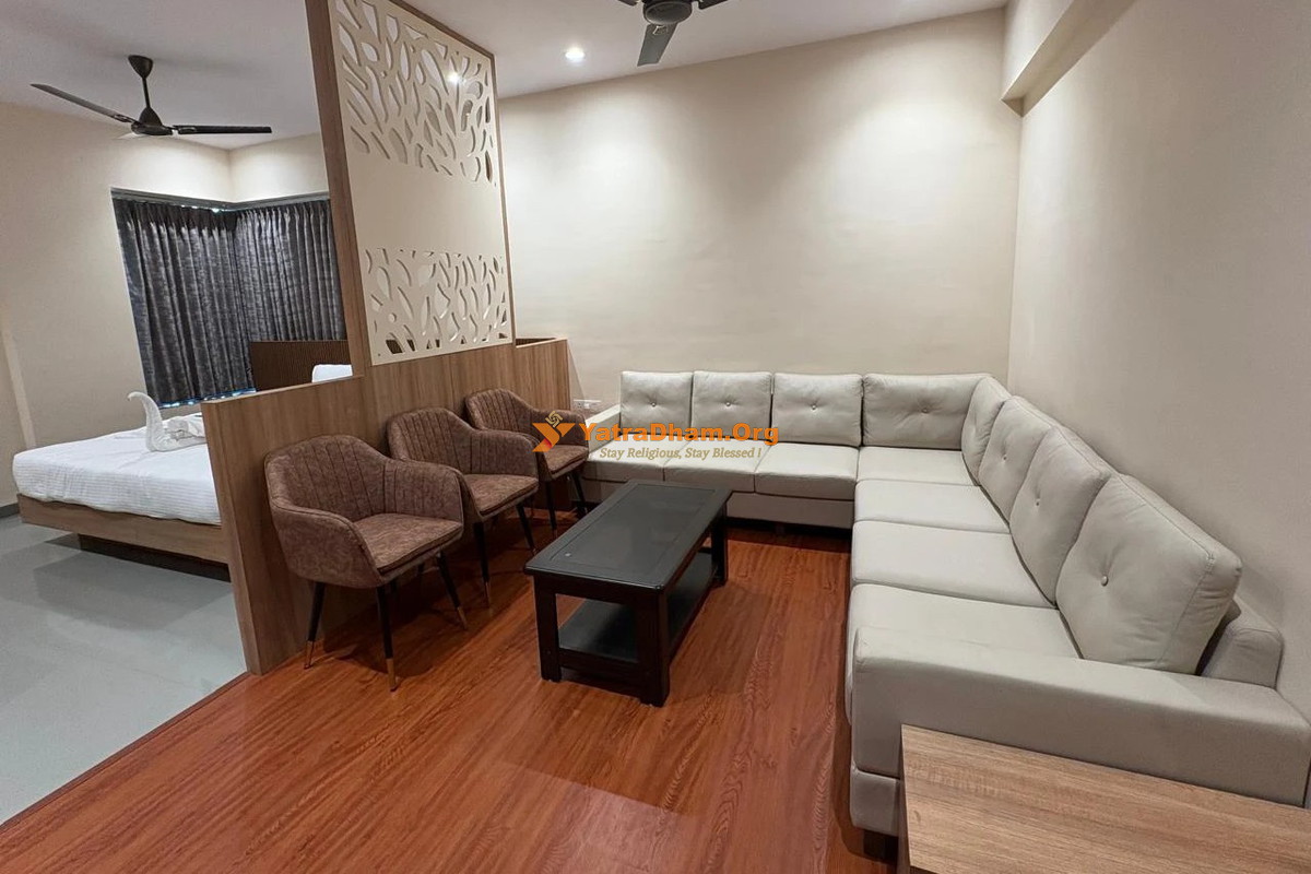 Maheshwaram Indore 2 Bed Executive AC Room