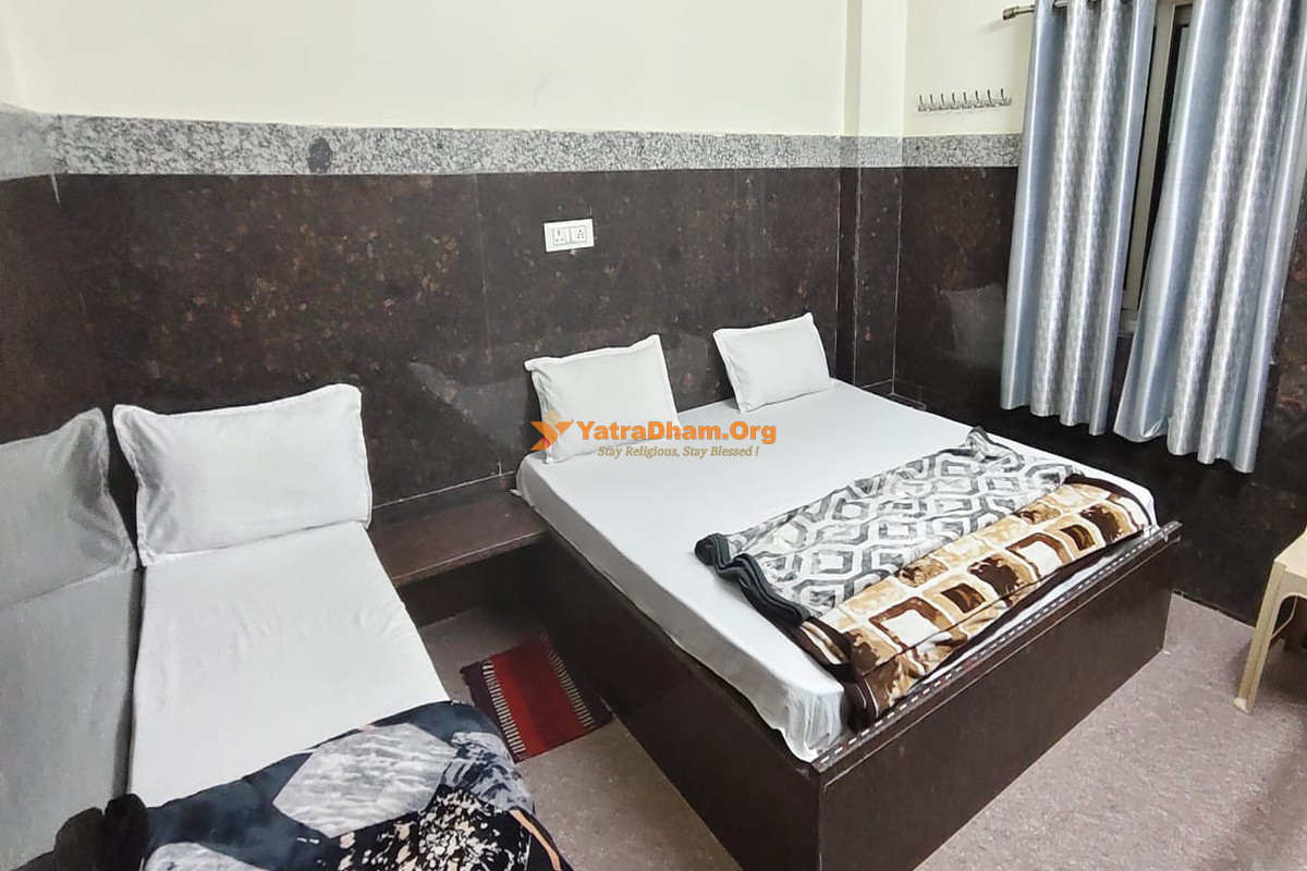 Swamy Sannidhi Varanasi 3 Bed Room