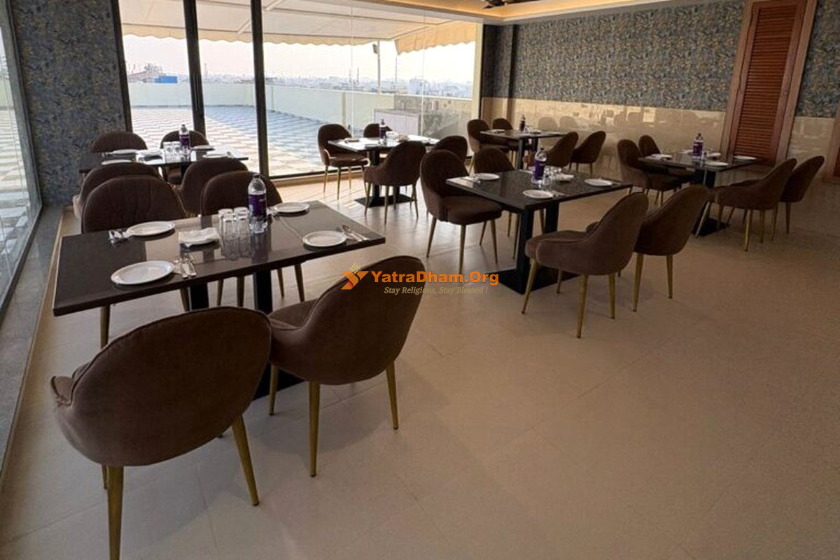 Maheshwaram Indore 2 Bed Executive AC Room