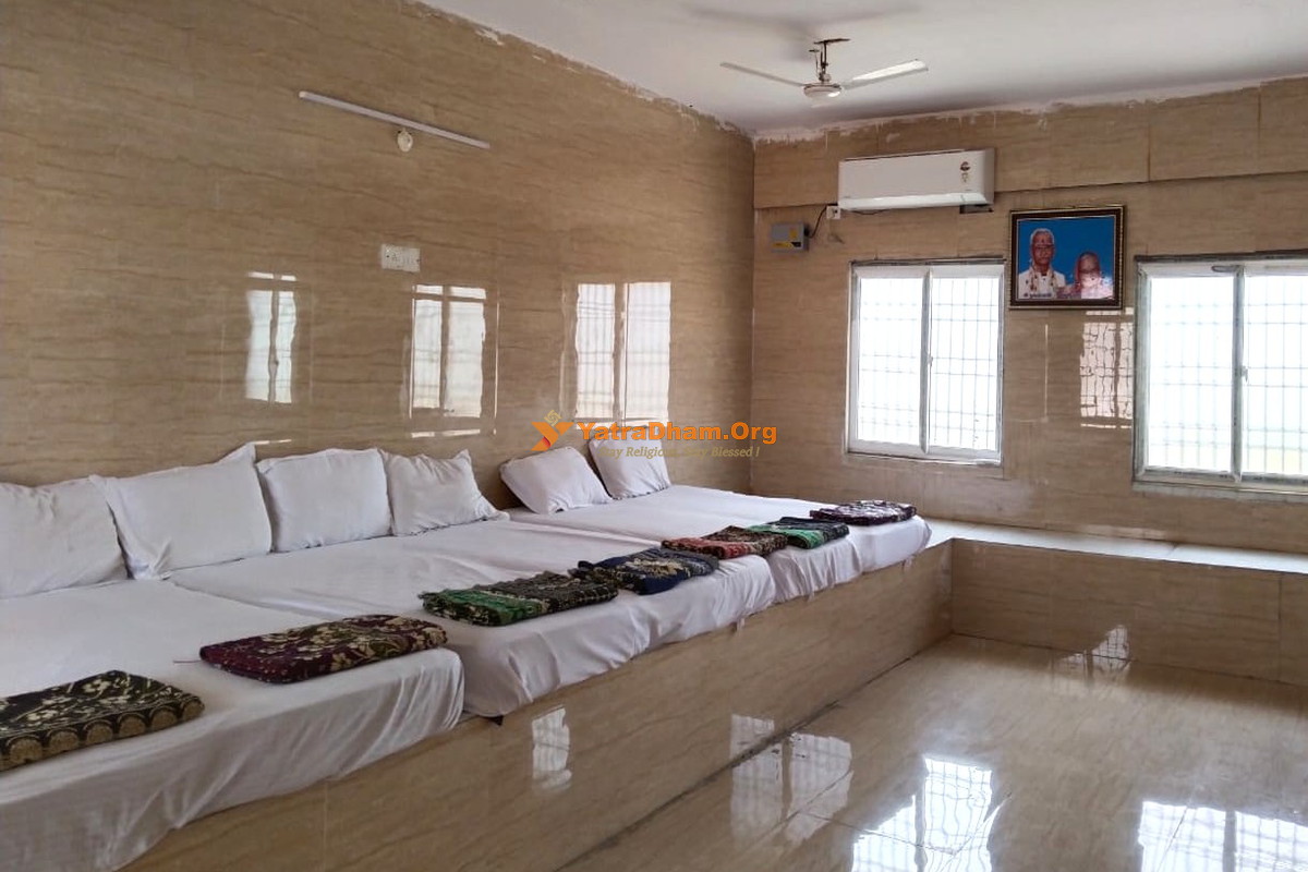 72 Jinalaya Shwetambar Jain Temple Graddagunta 8 Bed Room View