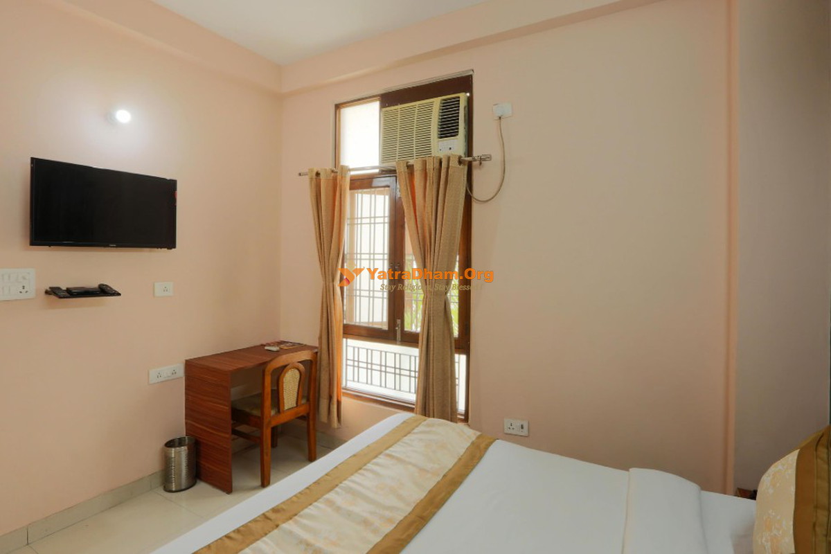 Surya Palace Noida (Delhi) 2 Bed Room View