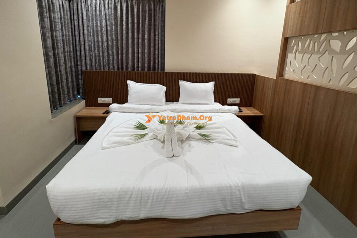 Maheshwaram Indore 2 Bed Executive AC Room