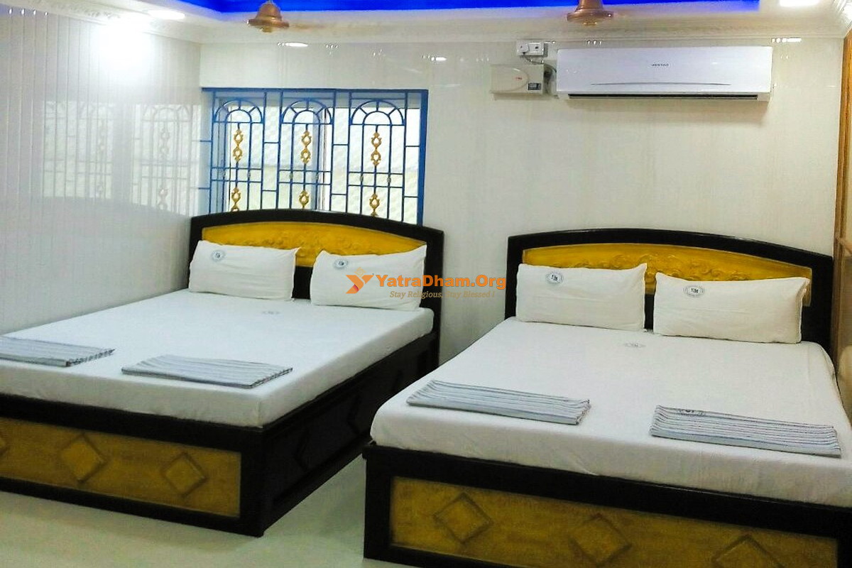 Hotel Senthil Murugan Rameshwaram 4 Bed Room