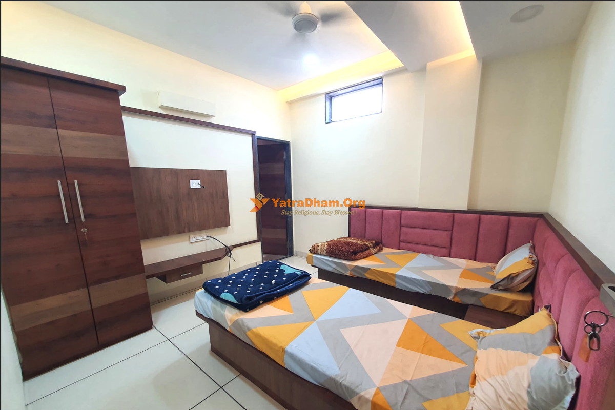Shree Ram Mandir Dharmik Parmarthik Nyas Room