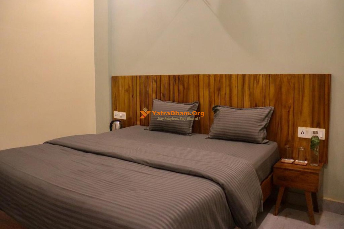 Tavsmi Ashram Puri 2 Bed Room