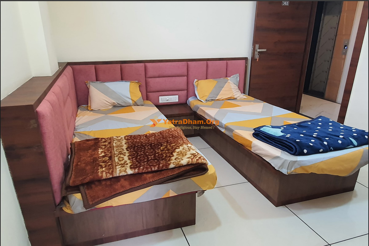 Shree Ram Mandir Dharmik Parmarthik Nyas Room