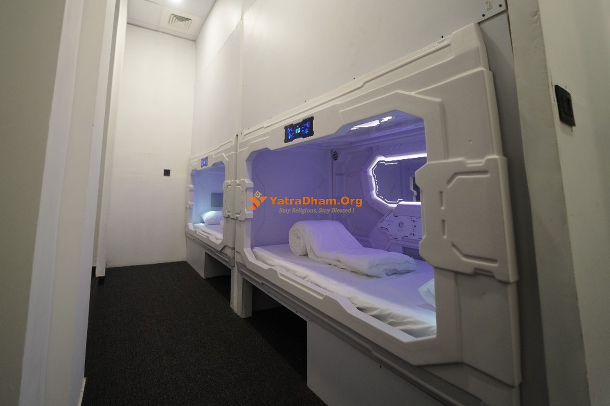 NAPTAPGO Golden Temple  Amritsar Bed With Japanese Pod Style Room