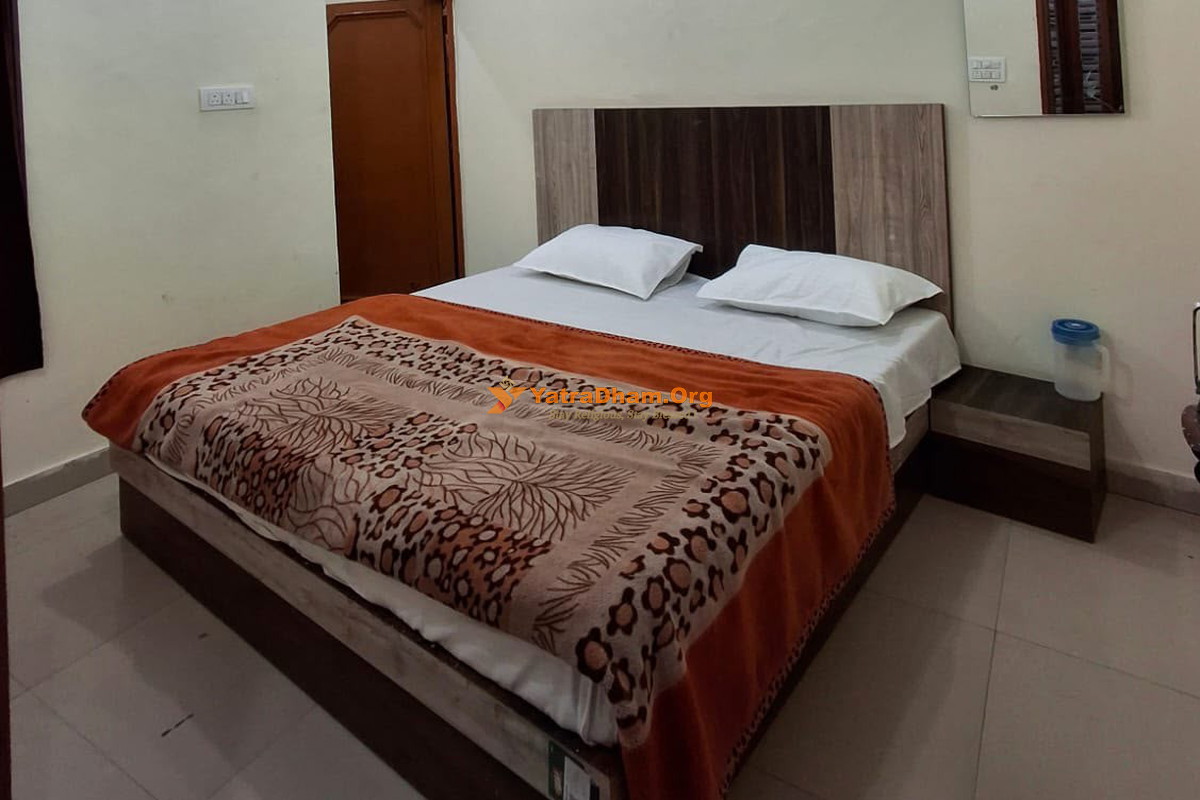 Soni Dharamshala Katra 3 Bed Room View