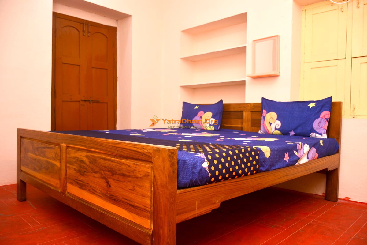 Hotel R Homestay Srisailam (Sundipenta) 2 Bed Room