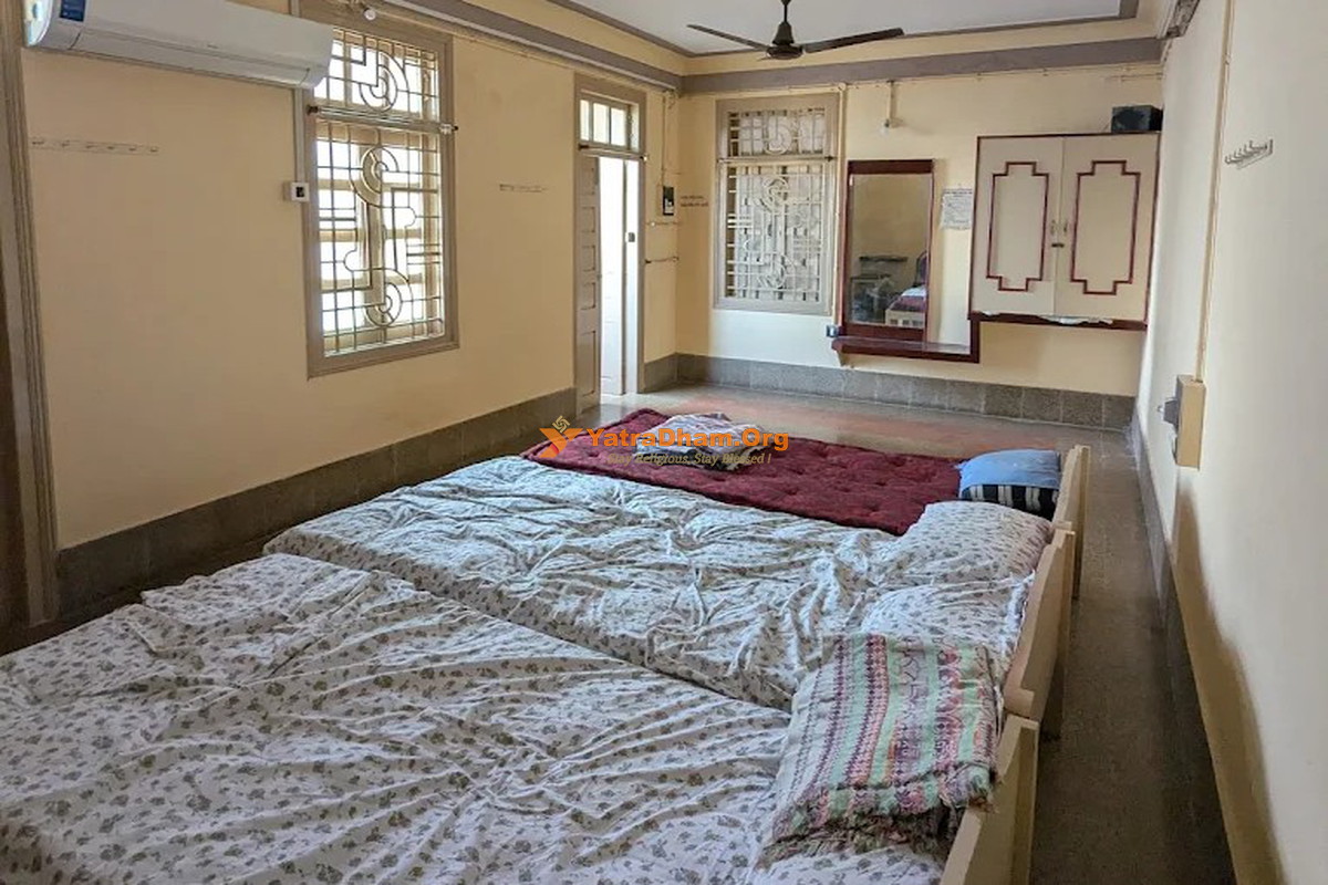 Shree Bansilal Ambalal Jain Yatrik Bhavan Khambhat Room