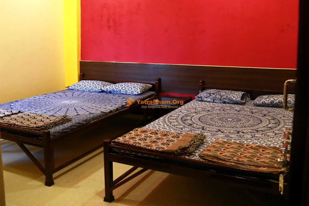 Shri Hari Krupa Bhakt Niwas Jejuri 4 Bed Room