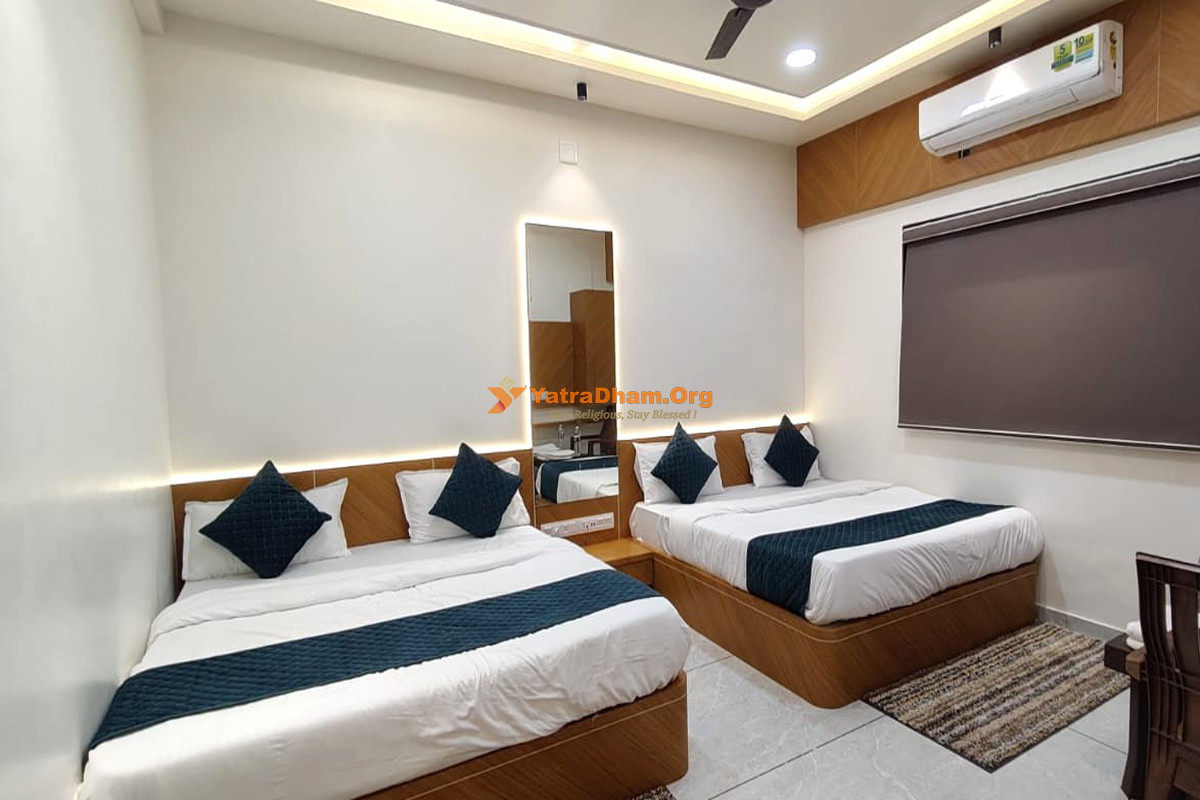 Hotel Somtirth Somnath 4 Bed Deluxe AC Room