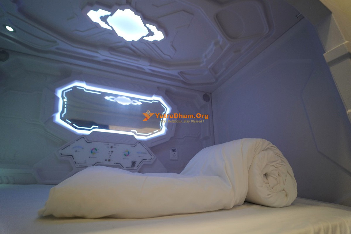 NAPTAPGO Golden Temple  Amritsar Bed With Japanese Pod Style Room