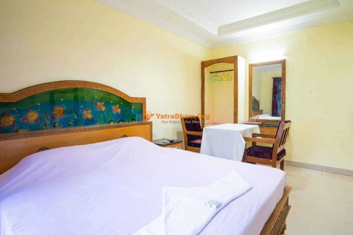 Hotel Tamil Nadu (Unit -1) Courtallam Room