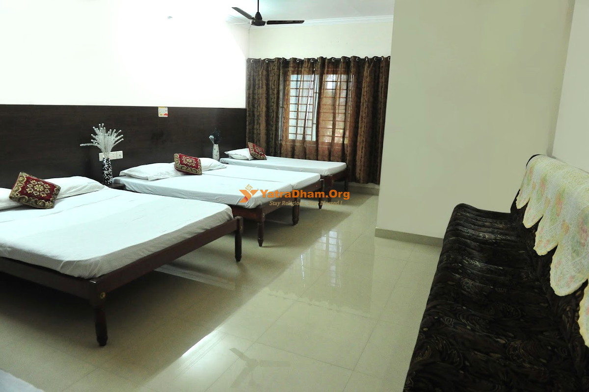 Thiruvananthapuram Hotel Prathibha Heritage 5 Bed Room View