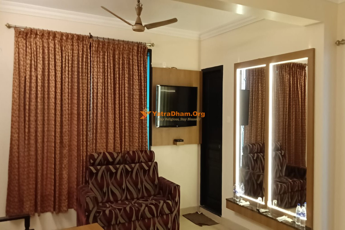 Hotel Sri Maniya Kanyakumari 4 Bed Room
