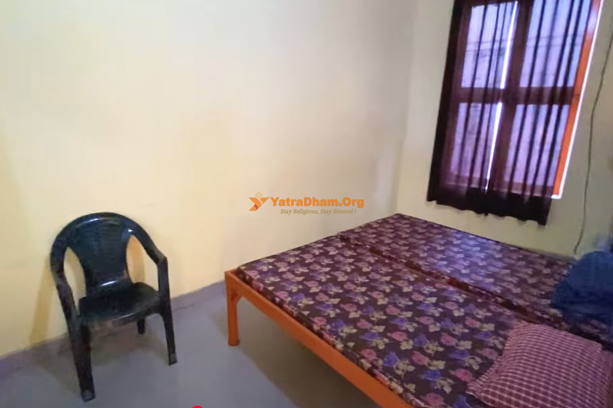 Babu Chhedi Lal Dharamshala Lucknow 2 Bed Room