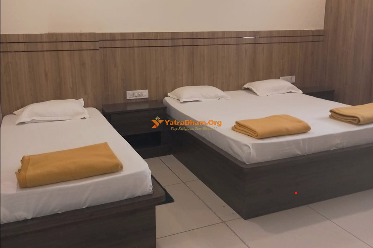 YLNS Vasavi Nithyanadhana Satram Surendrapuri Room