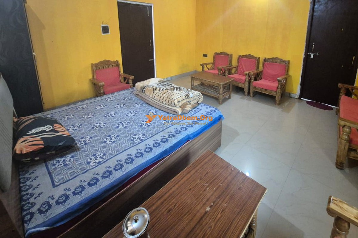 Pilot Baba Ashram Sasaram 2 Bed Room View
