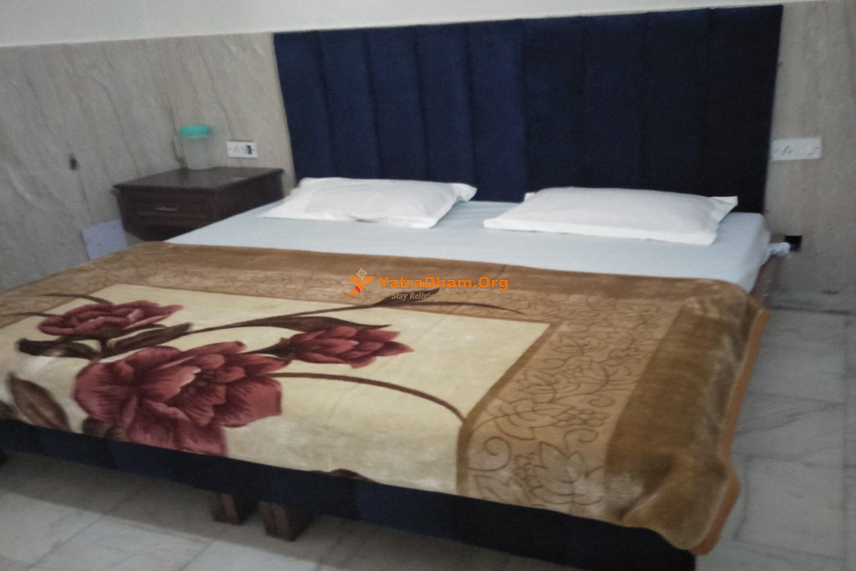 Baba Banda Bahadur Dharamshala Katra 2 Bed Room