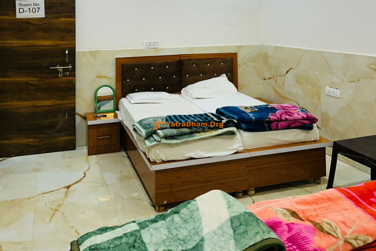 Shree Damodar Seva Sadan Govardhan 4 Bed Room