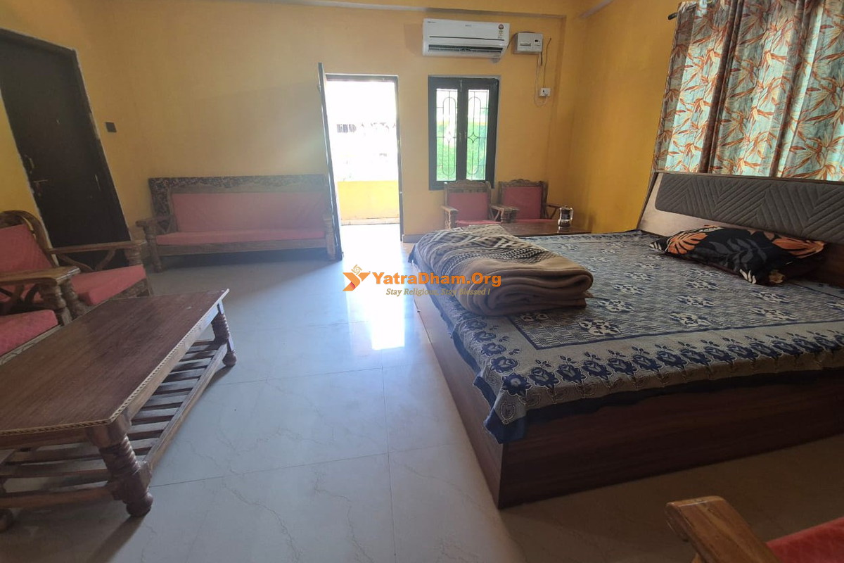 Pilot Baba Ashram Sasaram 2 Bed Room View