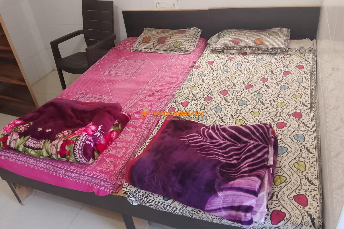 Shri Maheshwari Dharamshala Ramdevra Room