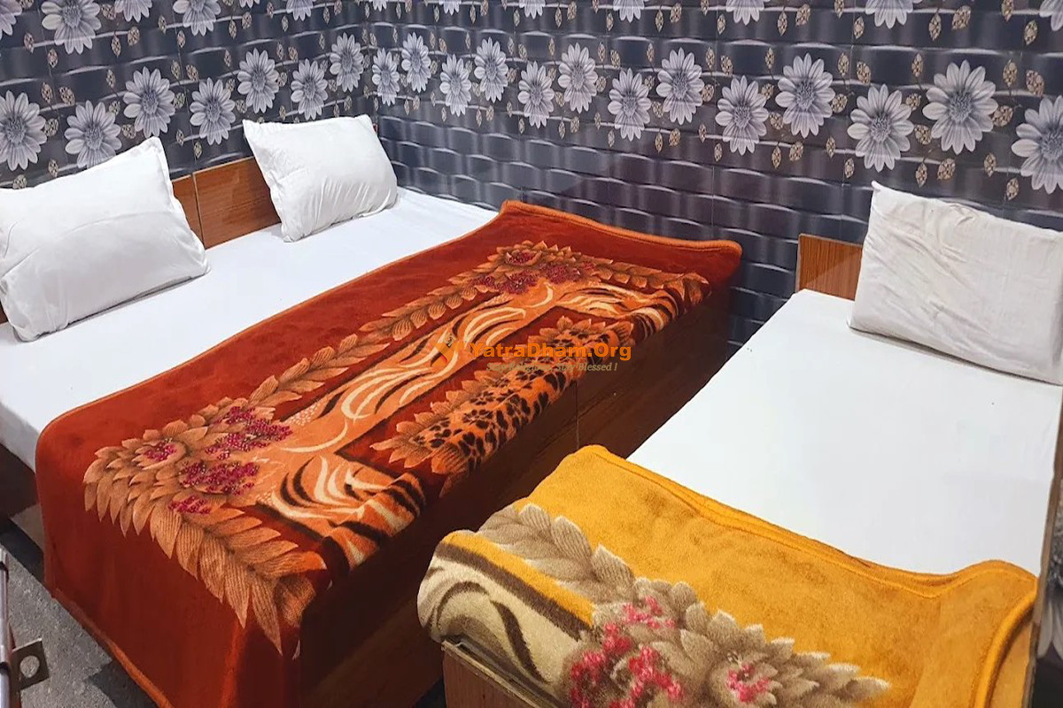 Saini Seva Sadan Govardhan 3 Bed Room
