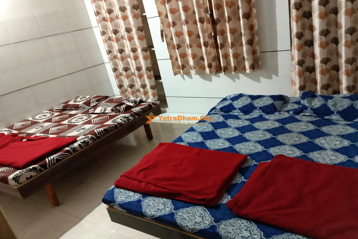 Gurudat Bhavan Dwarka Room