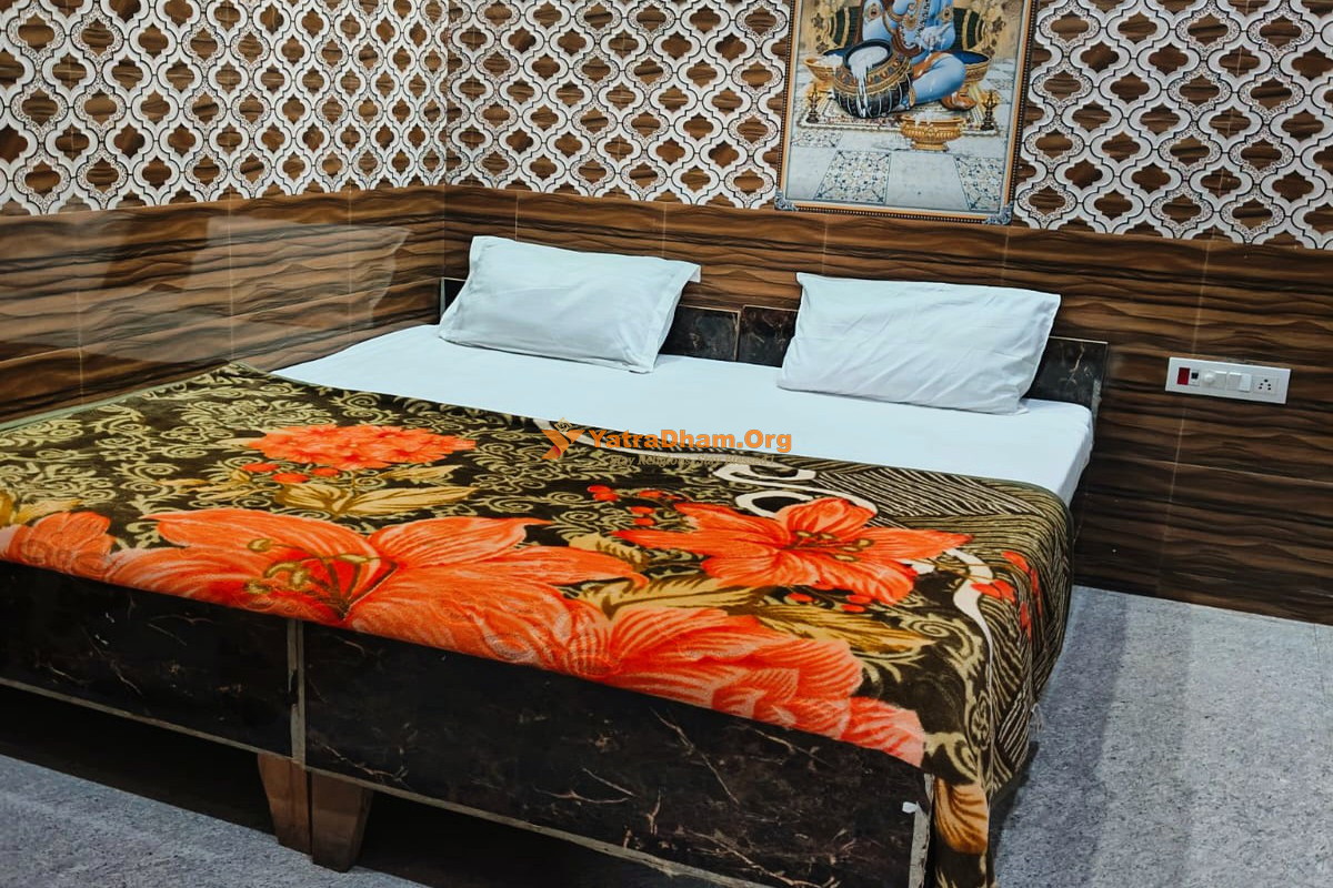 Saini Seva Sadan Govardhan 2 Bed Room