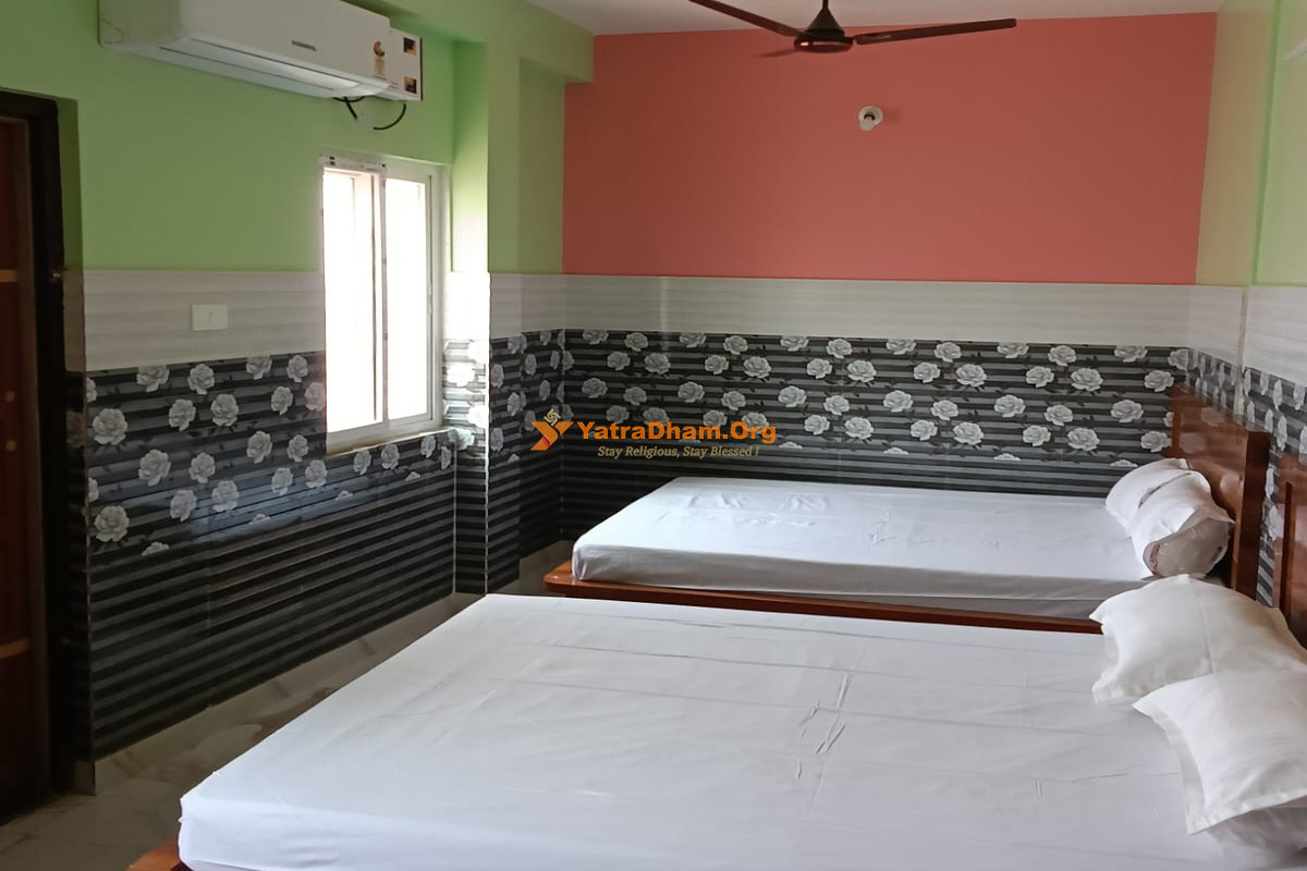 Indira Nandan Inn Lodge Jagannath Puri 4 Bed Room