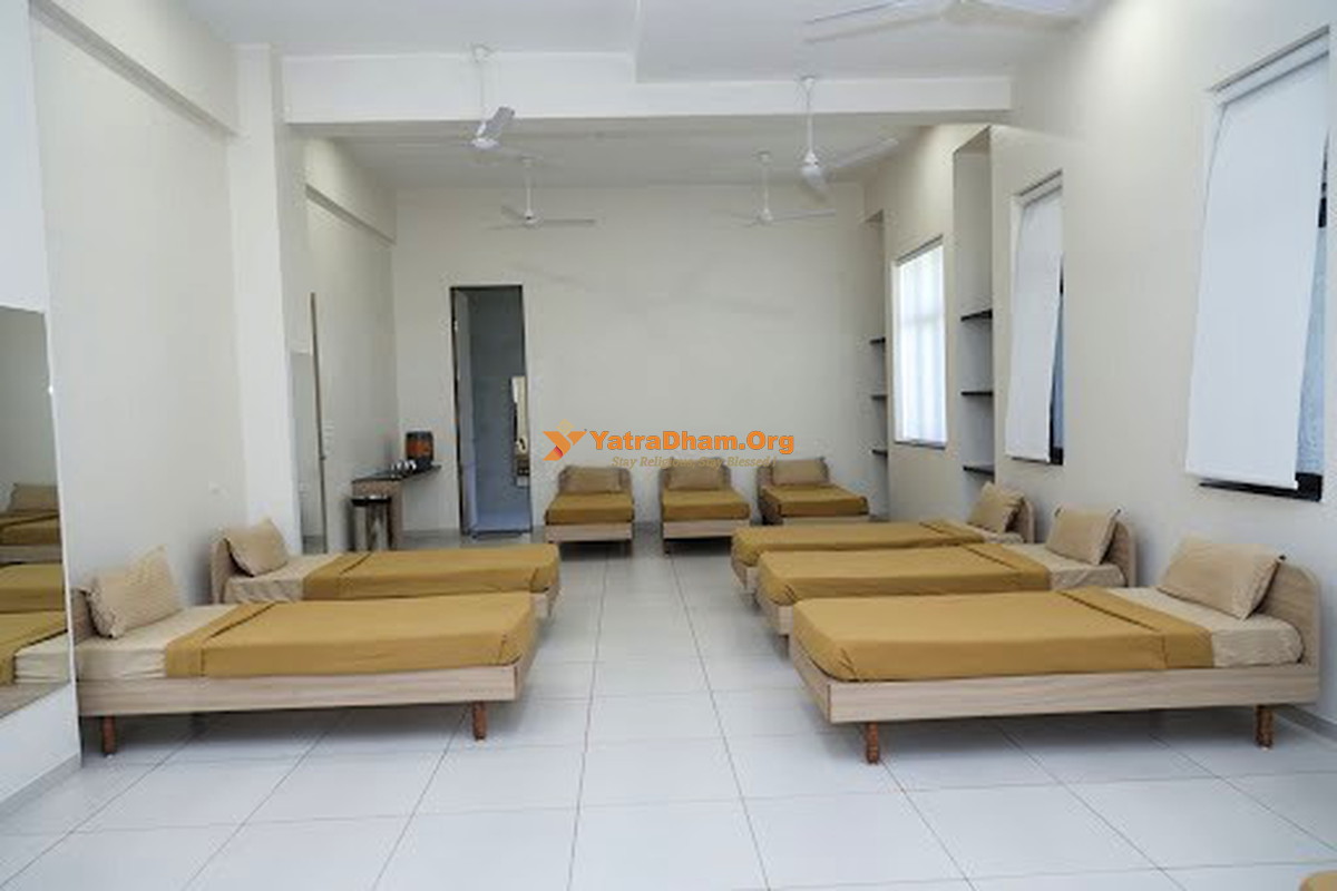 Somnath Shree Leuva Patel Samaj Atithi Bhavan (Shree Khodaldham) 3 Bed Room View
