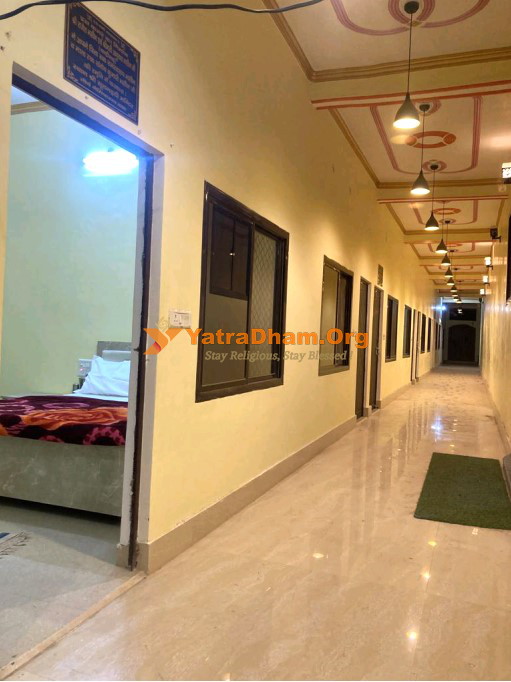 Sri Sut Gaddi Mandir Dharamshala Naimisharanya Lobby