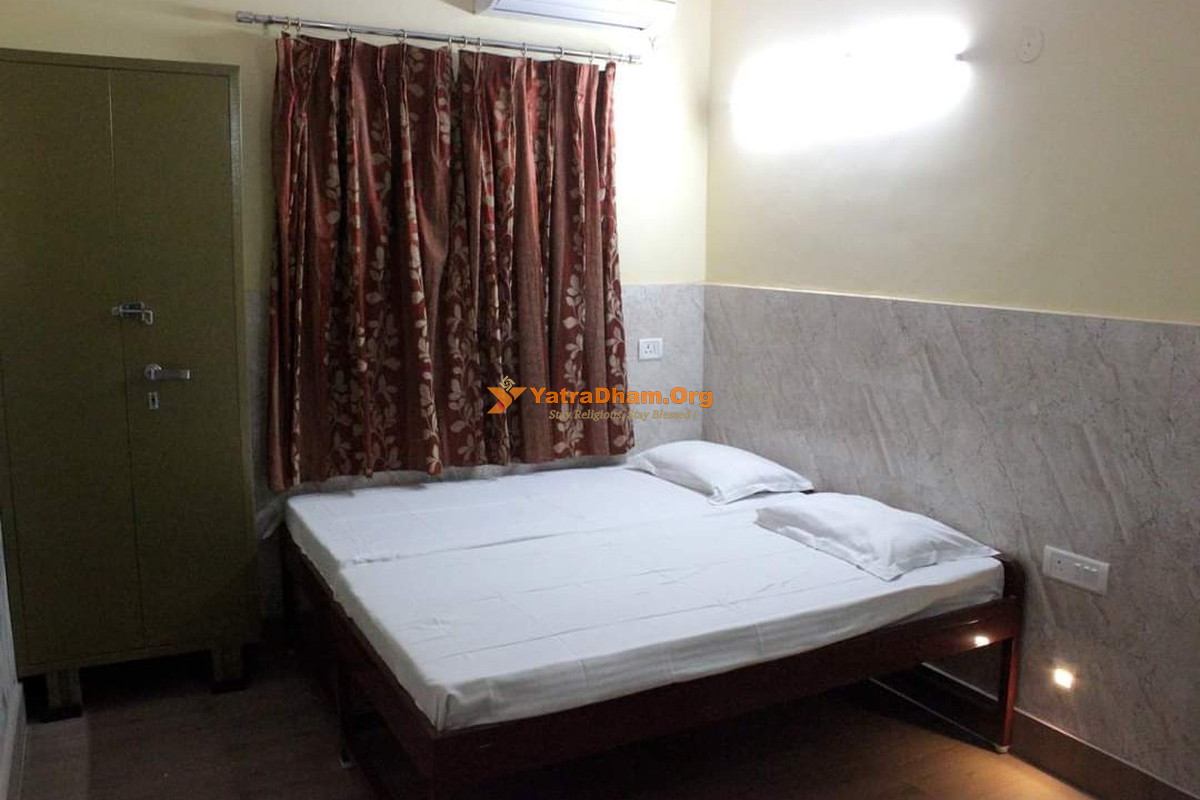 Shri Shri Balananda Dharamshala - New Delhi 2 Bed Room View