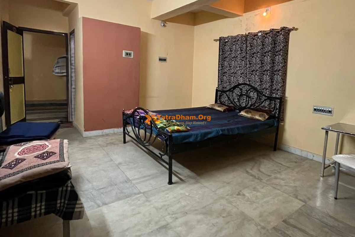 Dudheshwar Yatrik Bhavan Junagadh (Bhavnath) Room