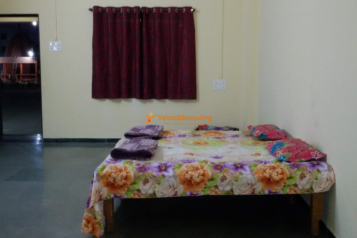 Niranjani Akhada Bhaktnivas Trimbakeshwar Room 