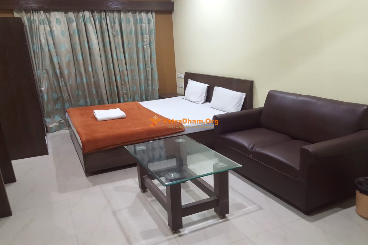 Shree Vishnu Darshan Holiday Home Jagannath Puri 2 Bed Super Deluxe AC Room View