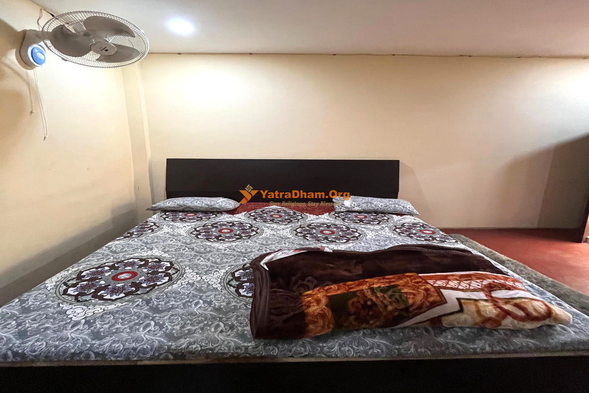 Sunita Guest House Ayodhya Room
