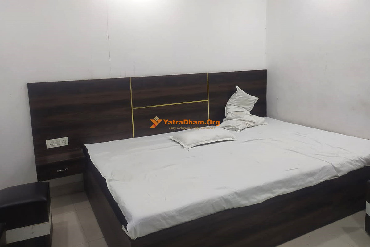 Ayodhya Rajlaxmi Paying Guest House 2 Bed Room