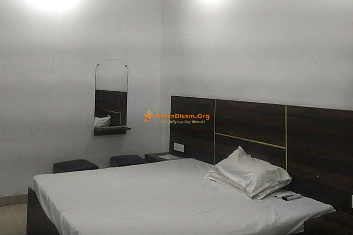 Ayodhya Rajlaxmi Paying Guest House 2 Bed Room