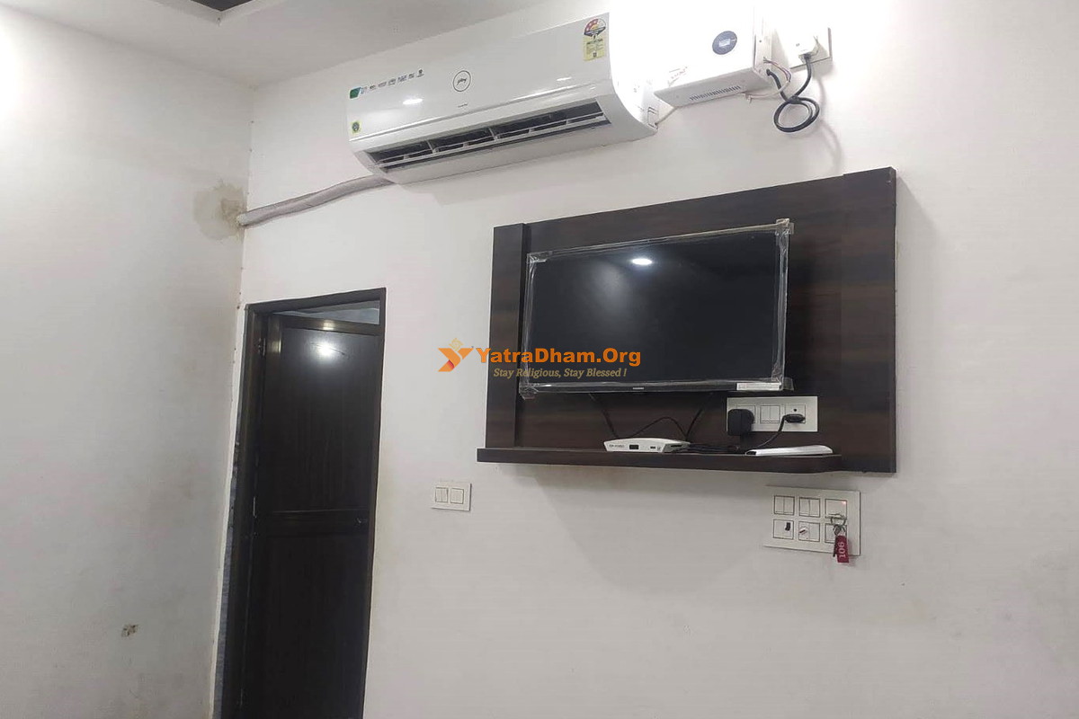 Ayodhya Rajlaxmi Paying Guest House 2 Bed Room