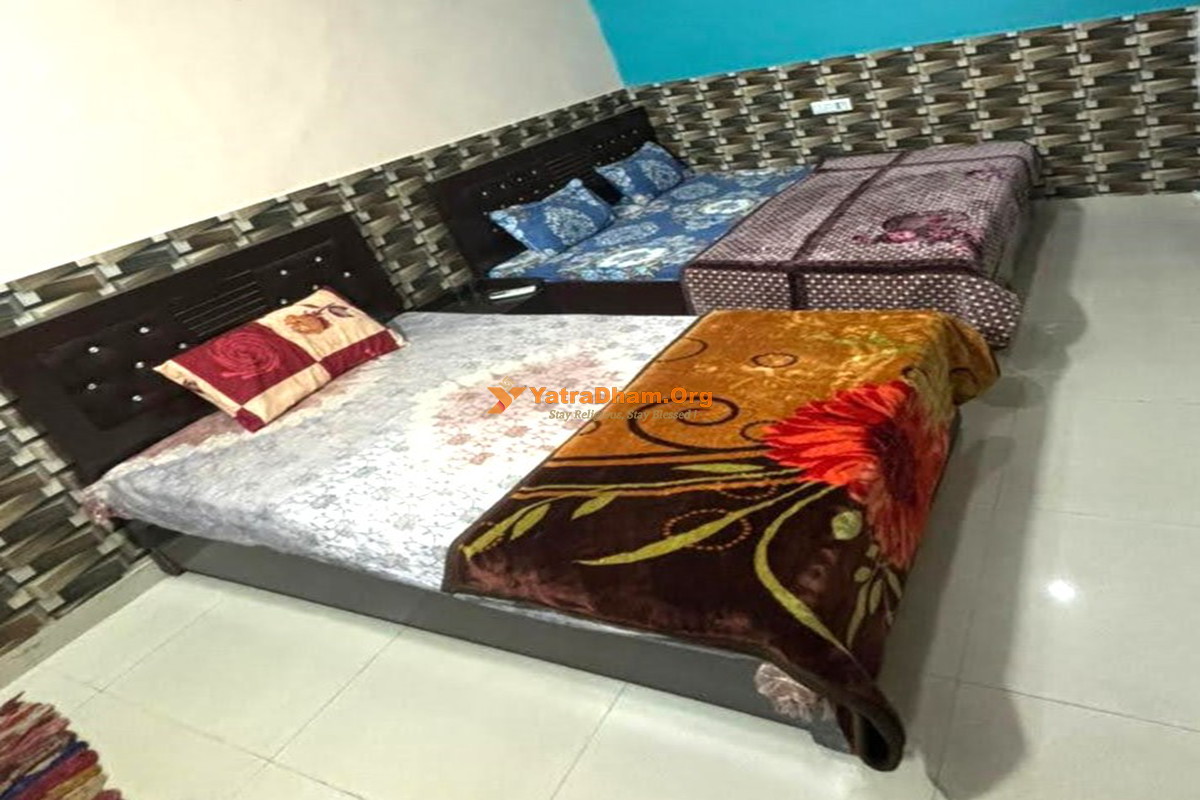 Geeta Homestay Ayodhya 3 Bed Room