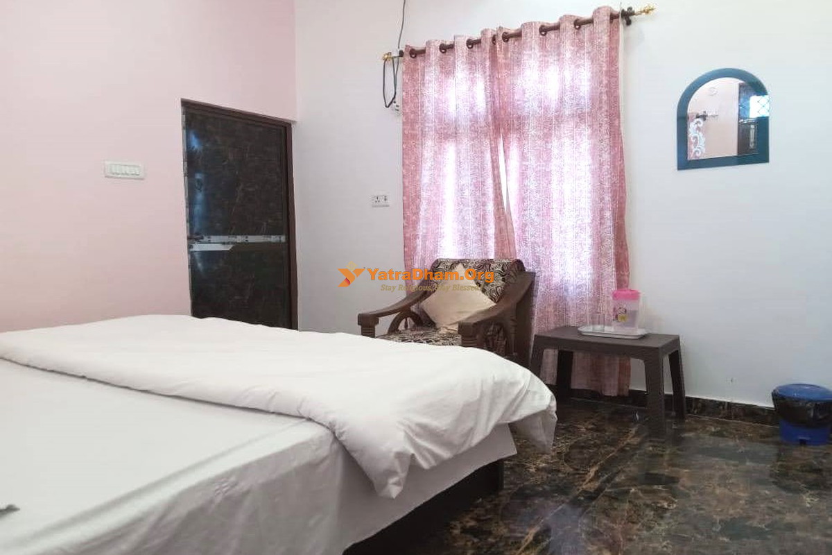Saraswati Dham Paying Guest House Ayodhya 2 Bed Room