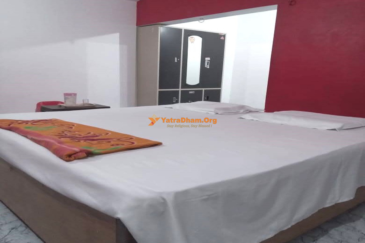 Saraswati Dham Paying Guest House Ayodhya 2 Bed Room