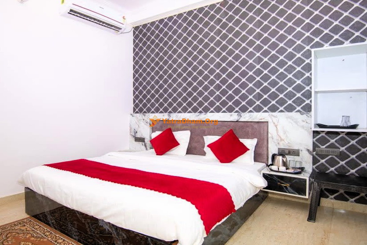 Radhey Radhey Homestay Ayodhya Room