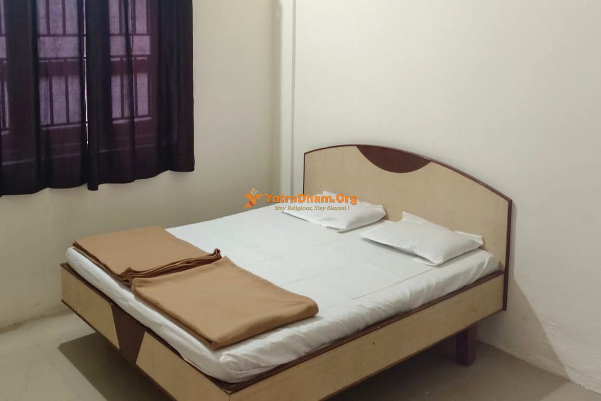 Shri Sagar Bhuvan Dharamshala Dwarka 2 Bed Room