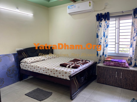 Pithapuram Sri Datta Ananda Nilayam Room view 4