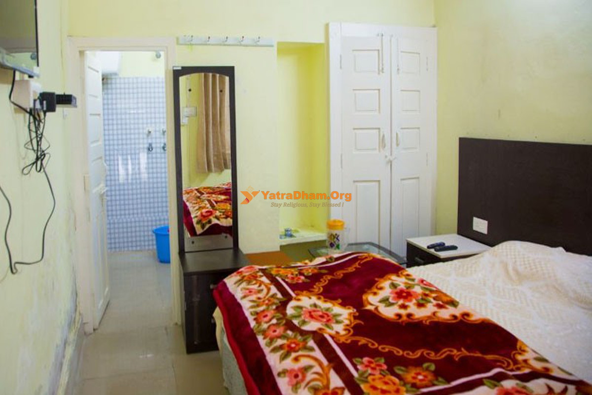 Hanumacahtti (GMVN) - Hanumanchatti (Near Yamunotri) 2 Bed Deluxe Room View